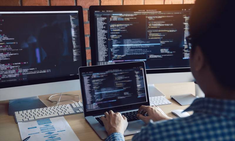 数据科学选型：R与Python如何赋能阆中市网站建设？
